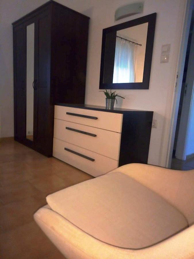 Thea Apartment Agia Marina  Ngoại thất bức ảnh
