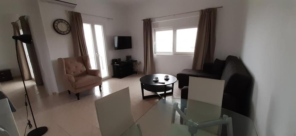 Thea Apartment Agia Marina  Ngoại thất bức ảnh