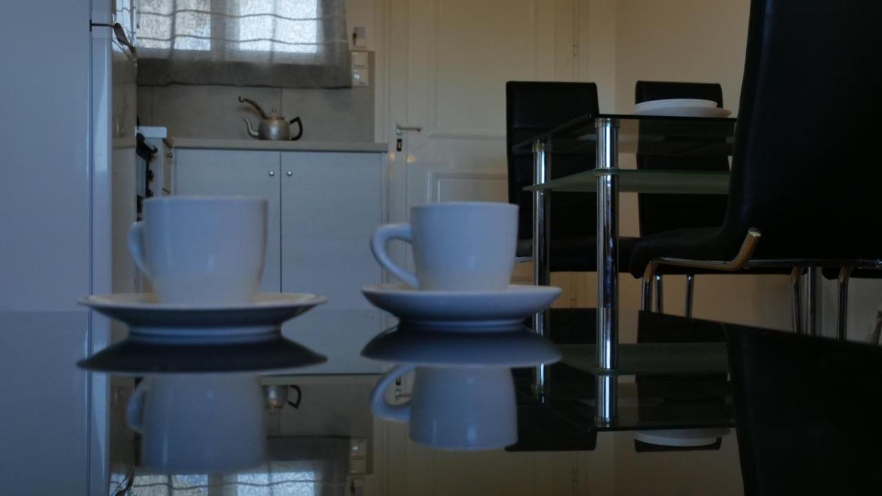 Thea Apartment Agia Marina  Ngoại thất bức ảnh